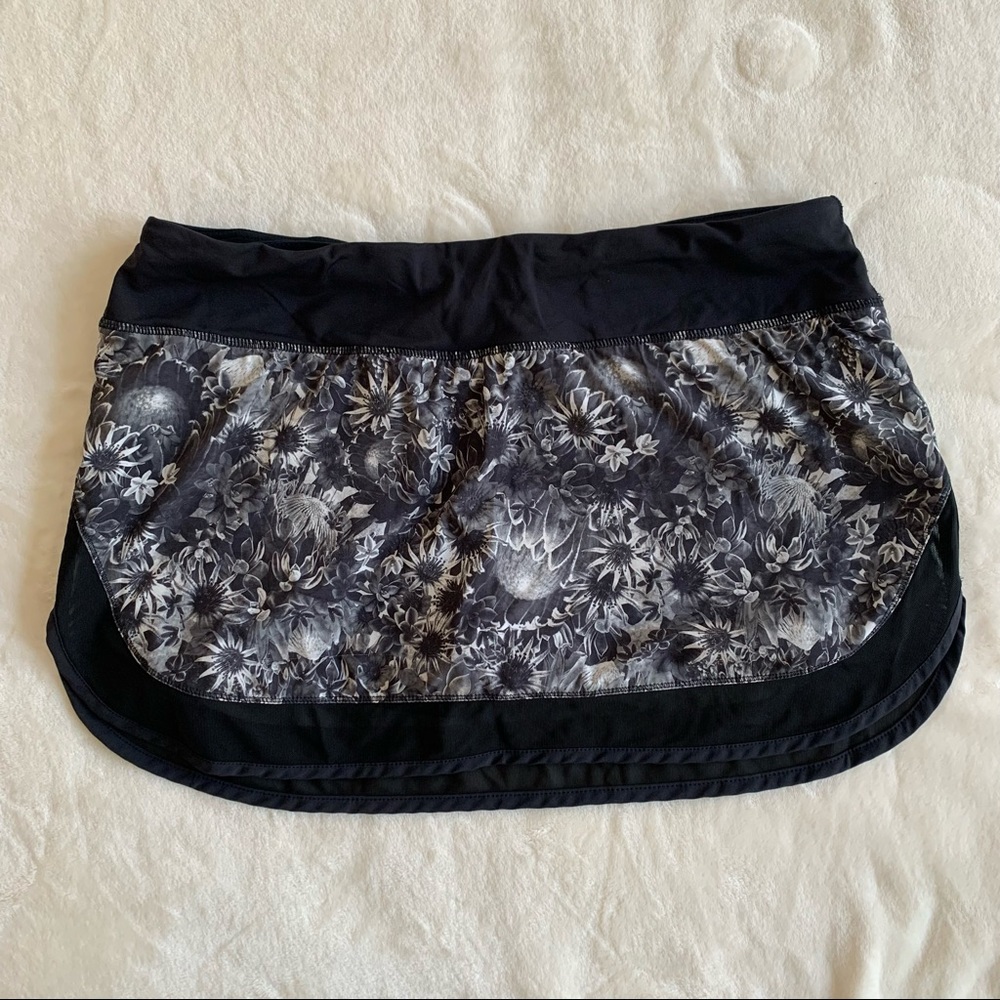 Lululemon 🍋 Hotty Hot Skirt Flowabunga